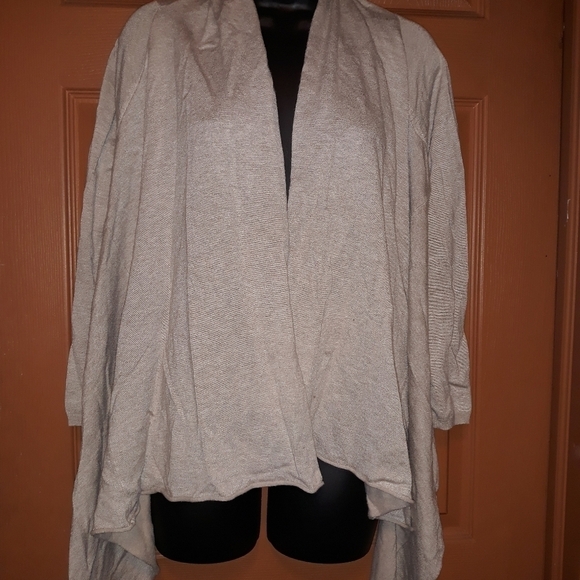 Zara knit cardigan size medium A-7 5/$25 - Picture 1 of 3